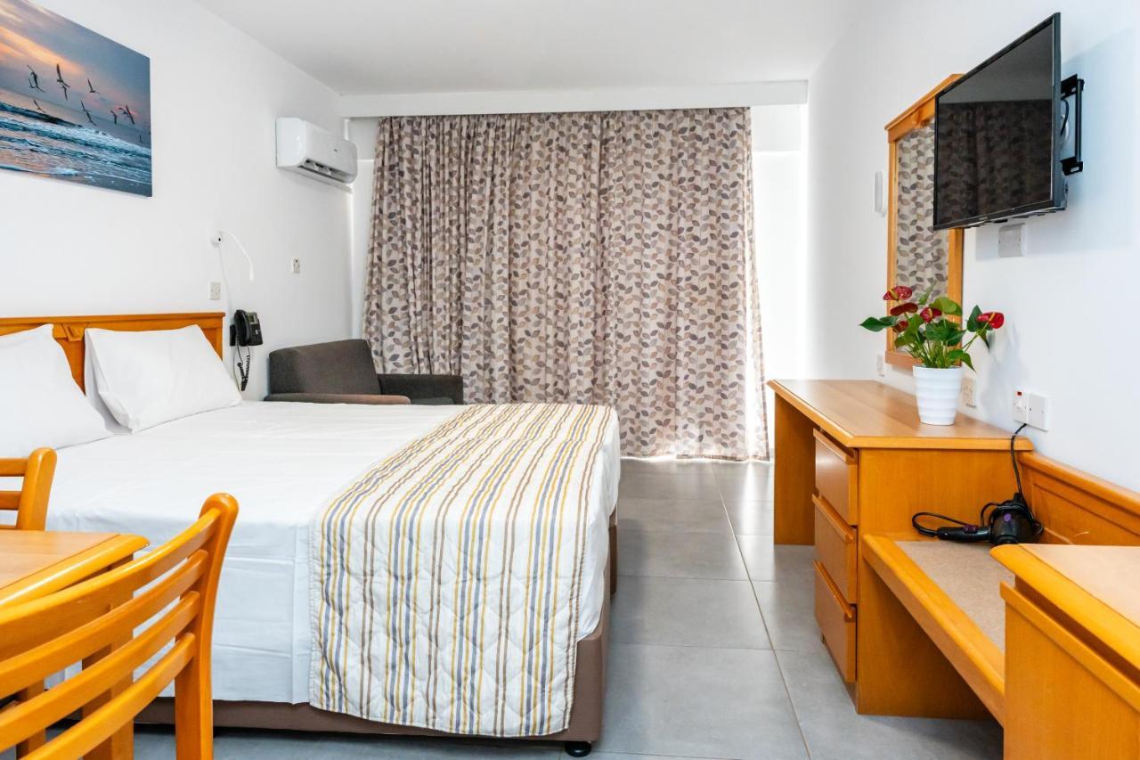 Helios Bay Hotel And Suites Klorakas Eksteriør billede