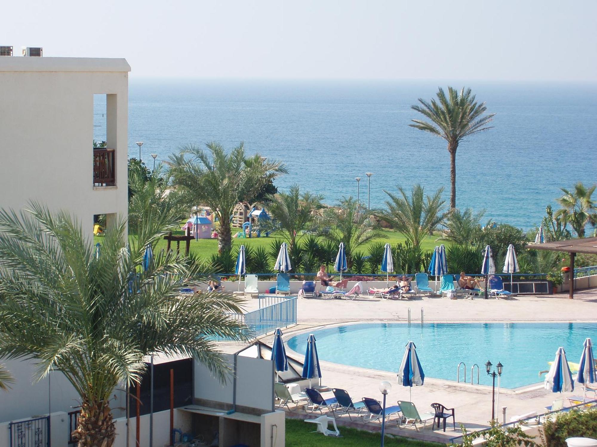 Helios Bay Hotel And Suites Klorakas Eksteriør billede