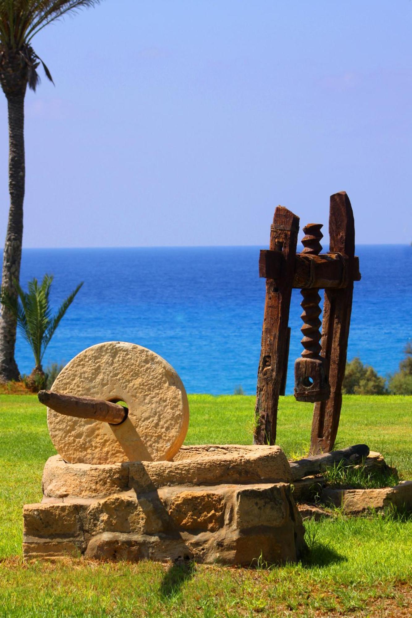 Helios Bay Hotel And Suites Klorakas Eksteriør billede