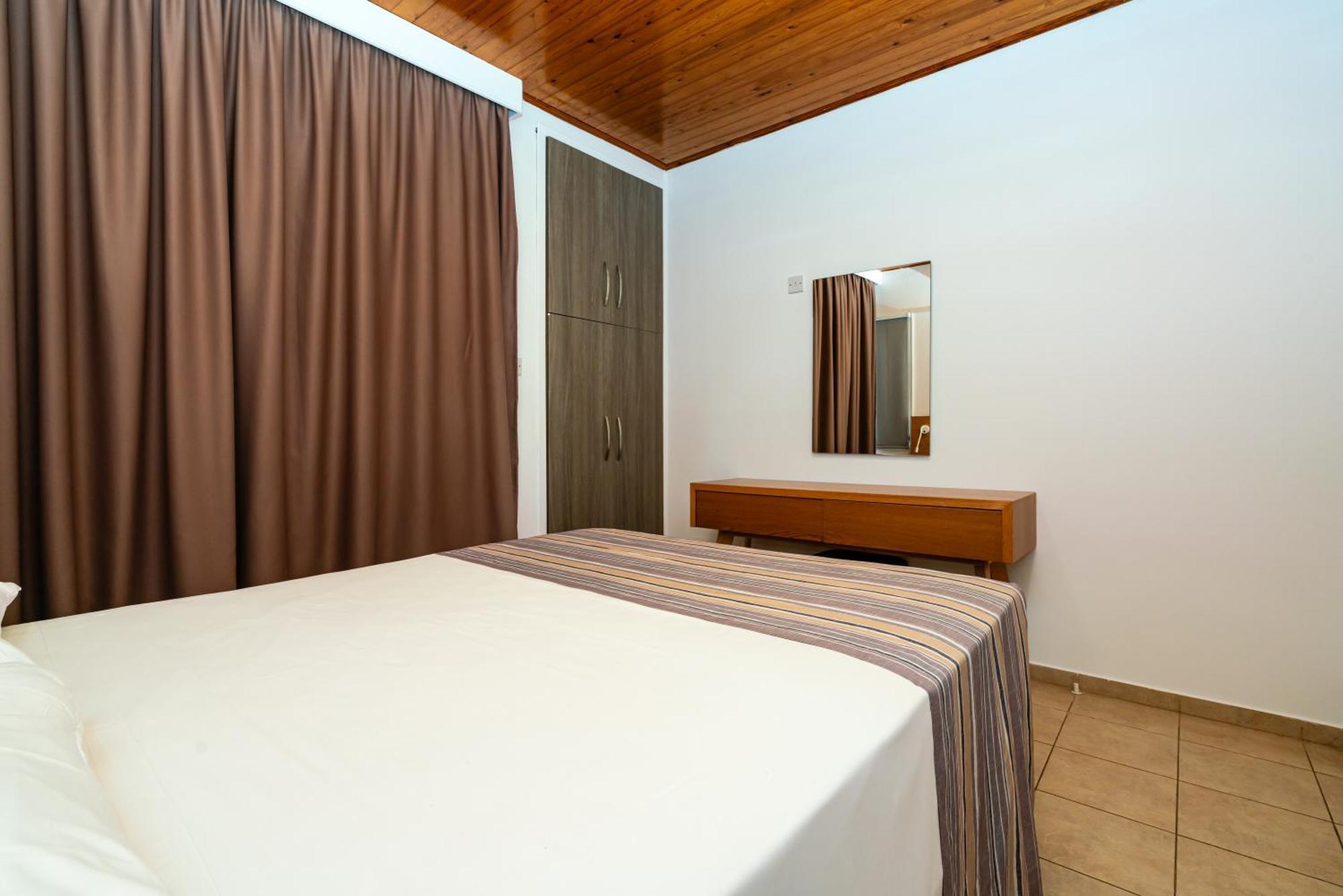 Helios Bay Hotel And Suites Klorakas Eksteriør billede