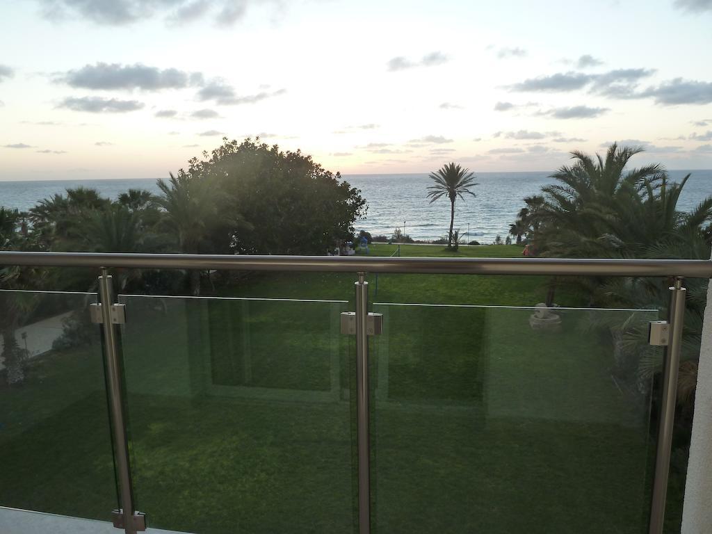 Helios Bay Hotel And Suites Klorakas Eksteriør billede