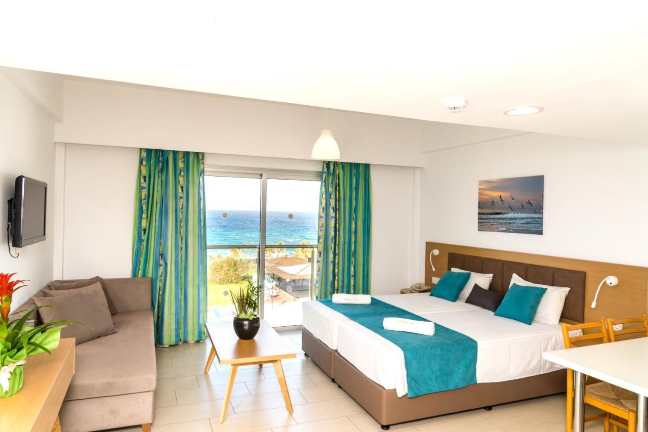 Helios Bay Hotel And Suites Klorakas Eksteriør billede